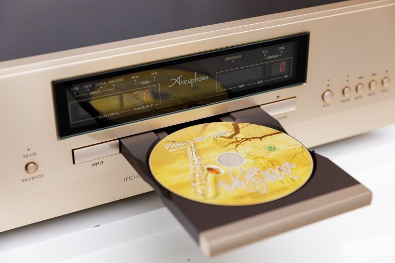 ĐẦU CD ACCUPHASE DP570