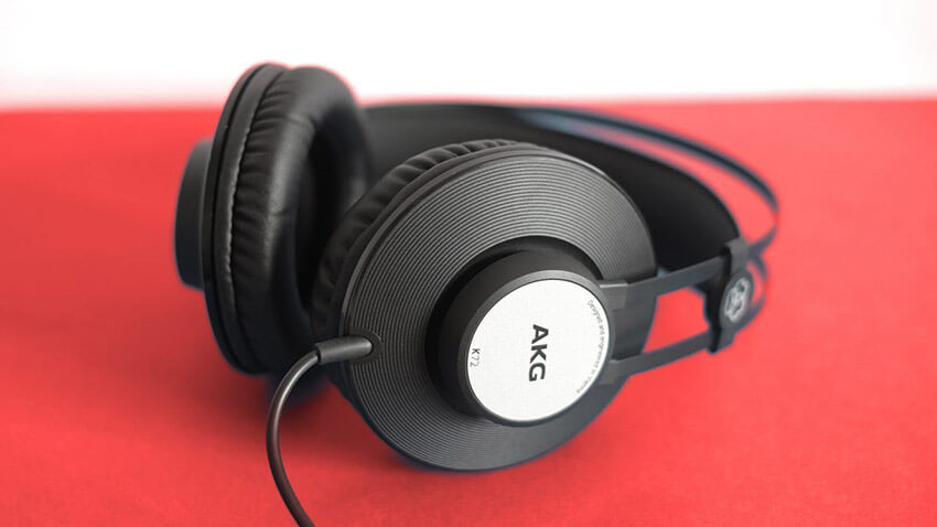 Tai nghe kiểm âm AKG K72