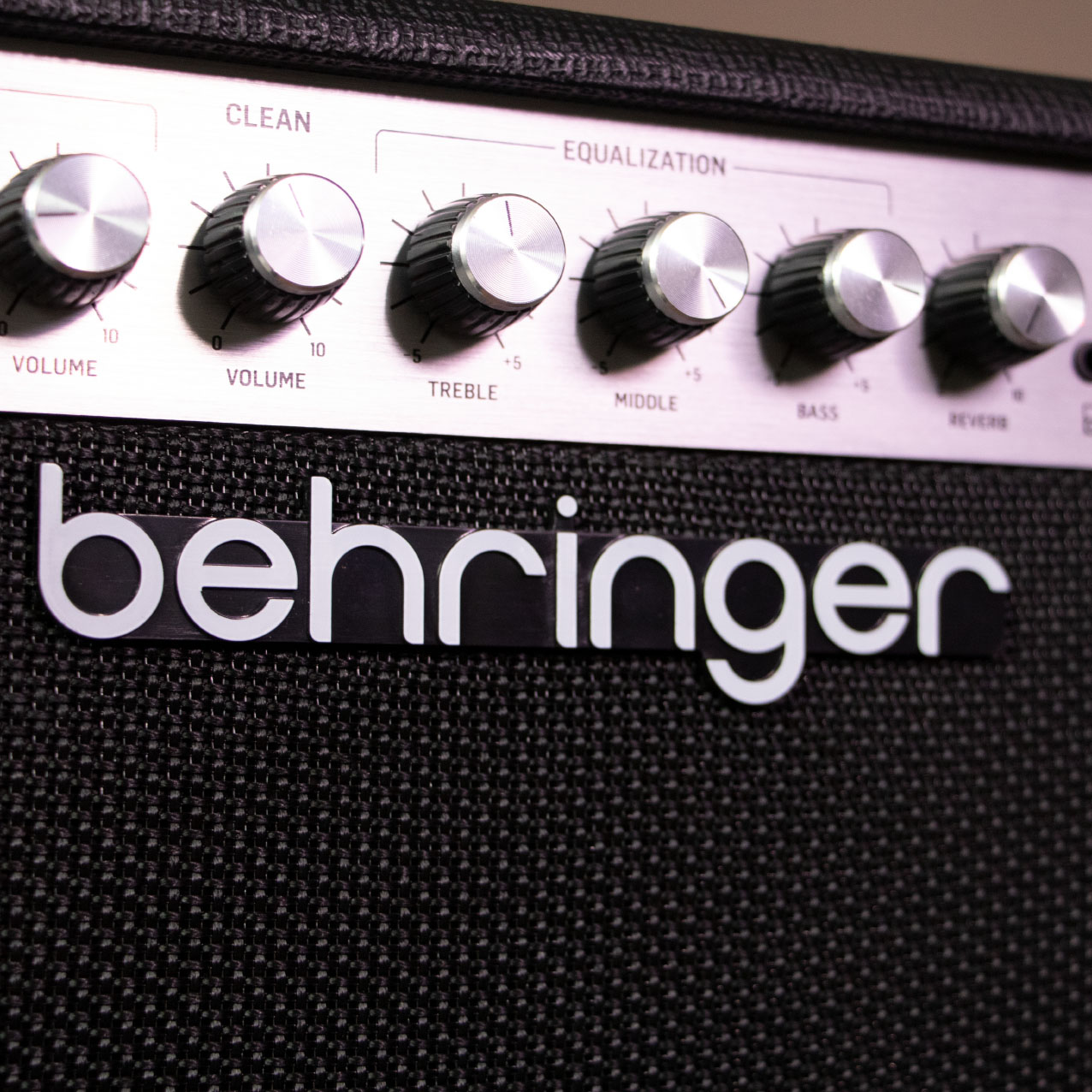 LOA BEHRINGER HA-20R