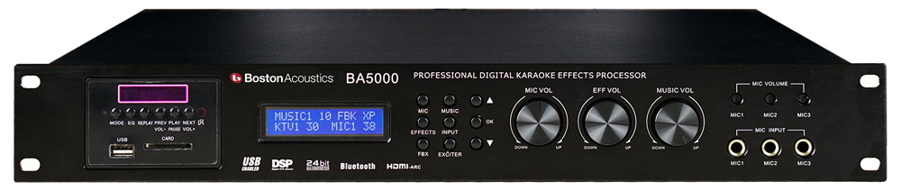 Mặt trước Mixer BA5000 là màn hình hiển thị, núm xoay, cổng mic và nút tính năng