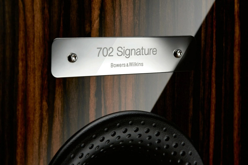 LOA B&W 702 S3 SIGNATURE