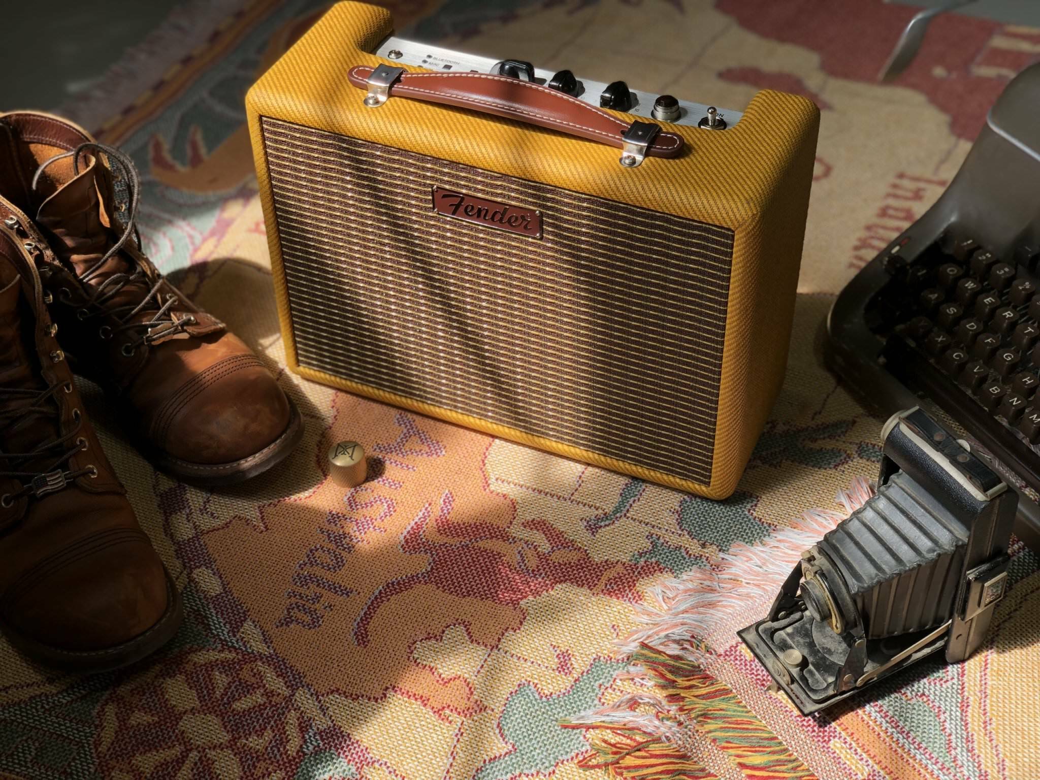 LOA BLUETOOTH FENDER MONTEREY TWEED