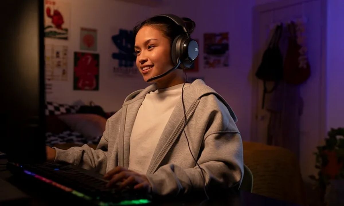 Tai nghe gaming chụp tai JBL Quantum 120 ch&iacute;nh h&atilde;ng gi&aacute;