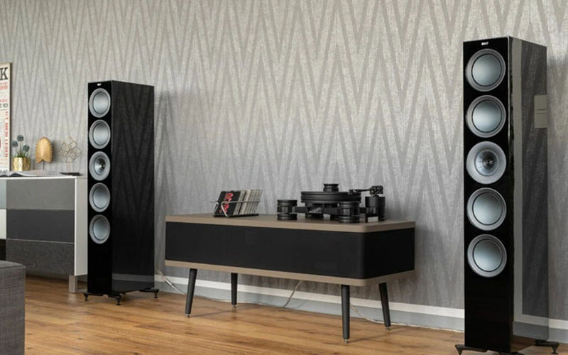 LOA KEF R11