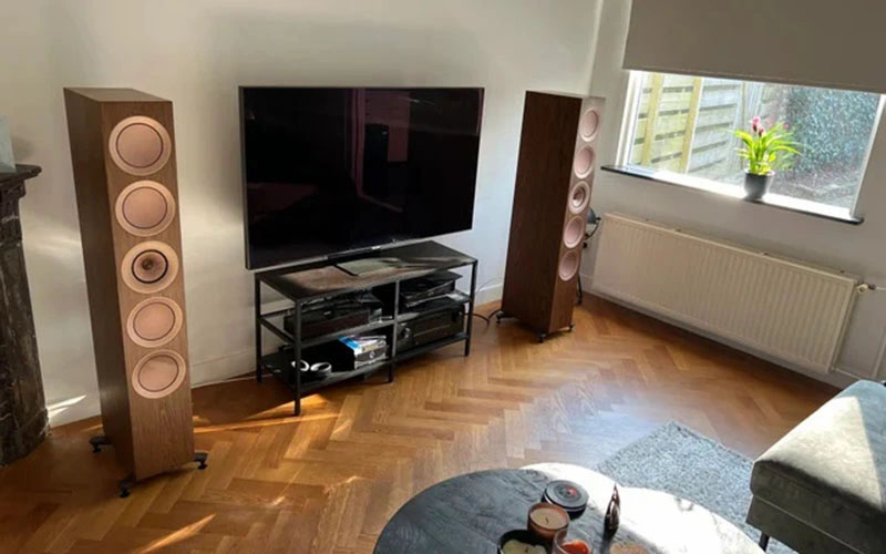 LOA KEF R11