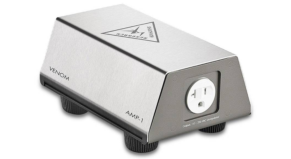  Venom AMP-1 mẫu ổ cắm tích hợp bộ lọc chuyên dụng, có khả năng lọc nhiễu