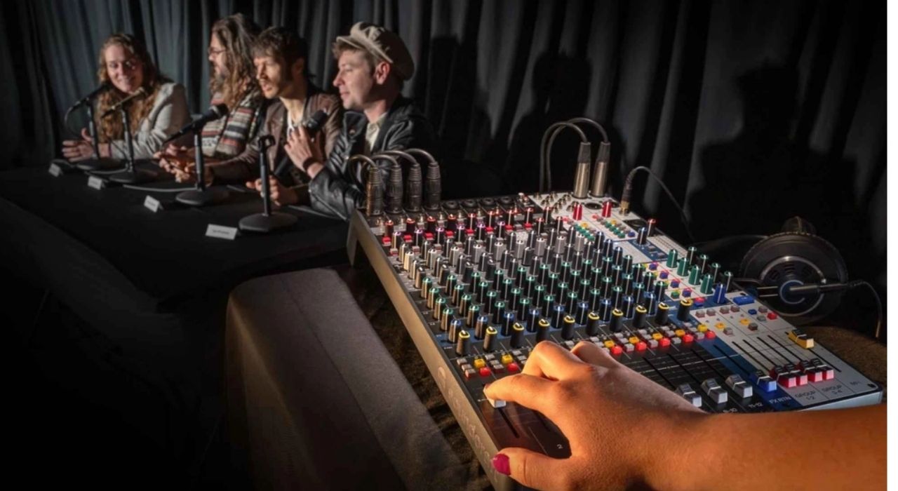 Mixer Soundcraft Signature Plus 12 ch&iacute;nh h&atilde;ng gi&aacute; rẻ