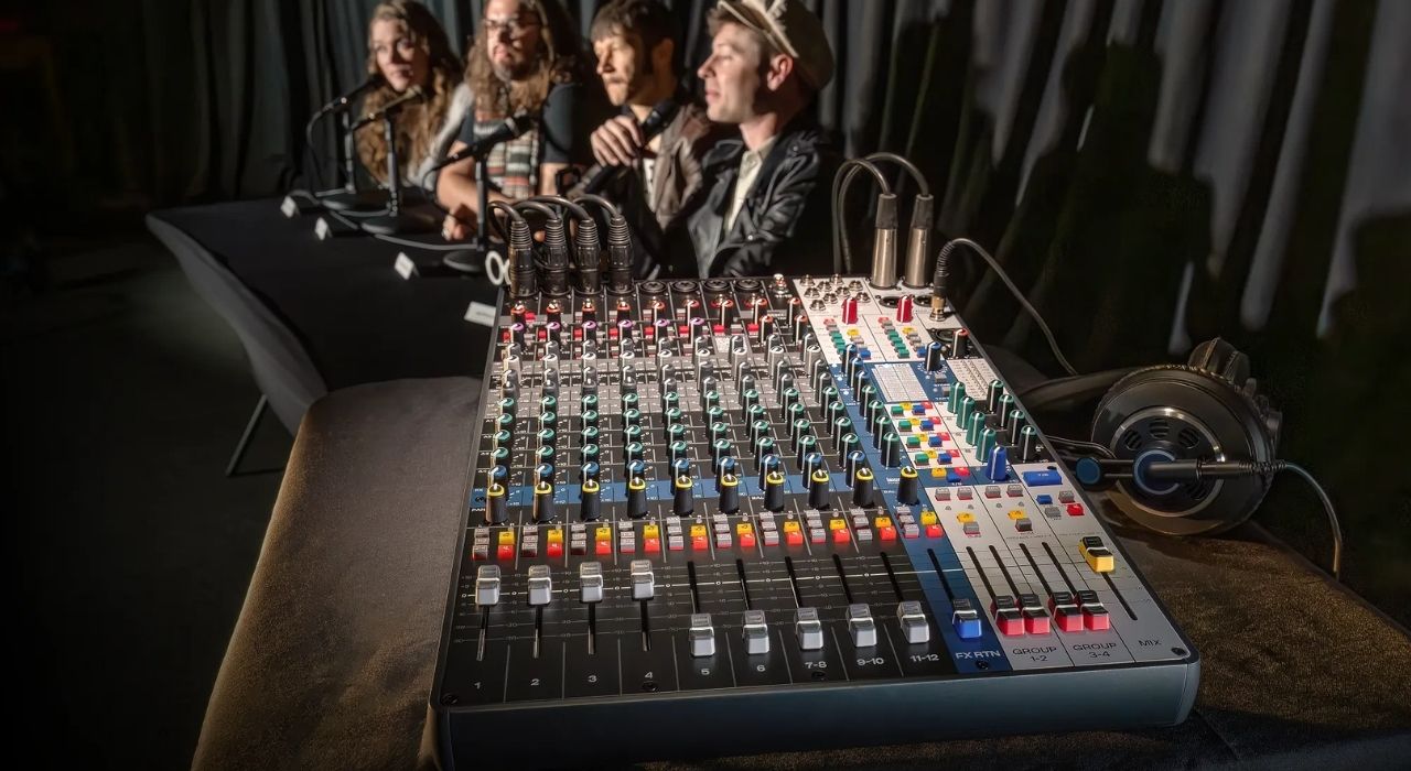 Mixer Soundcraft Signature Plus 16 ch&iacute;nh h&atilde;ng gi&aacute; rẻ