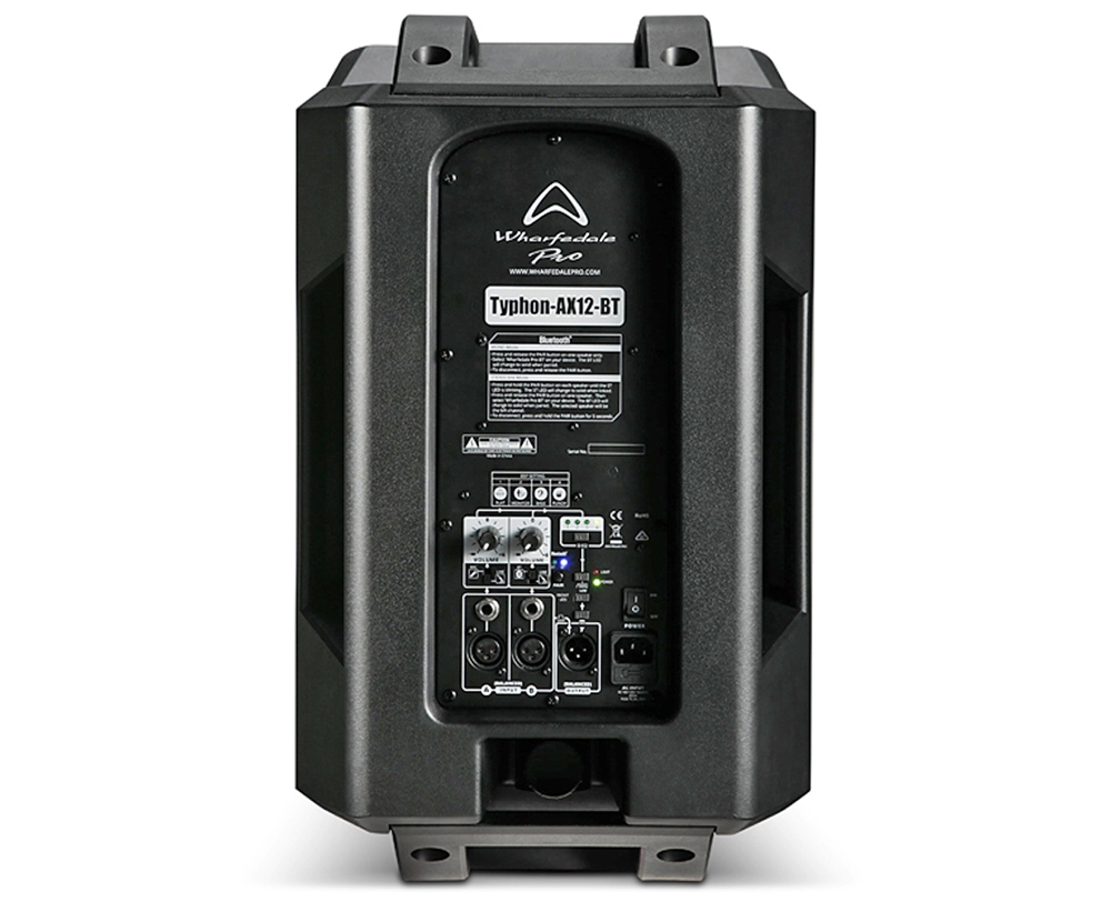 Mặt sau loa Typhon AX-12BT là bảng điều khiển và các cổng kết nối