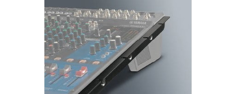 Trang bị bộ dụng cụ Rack Mount cho phép gắn mixer MG10XUF lên tủ rack