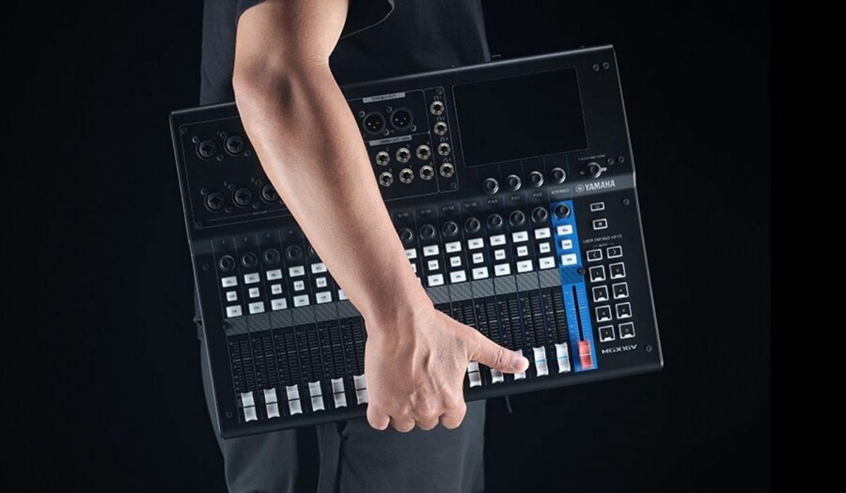 Mixer Yamaha MGX16 ch&iacute;nh h&atilde;ng gi&aacute; rẻ