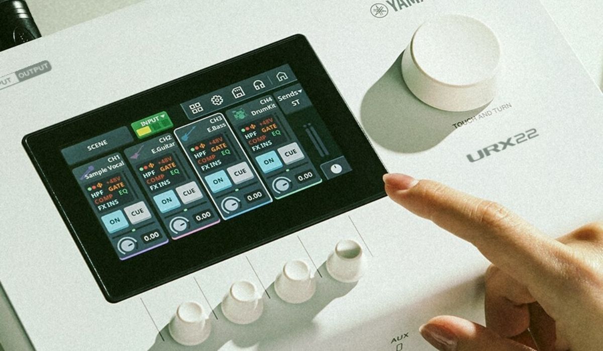 Soundcard thu &acirc;m Yamaha URX44 ch&iacute;nh h&atilde;ng gi&aacute; rẻ