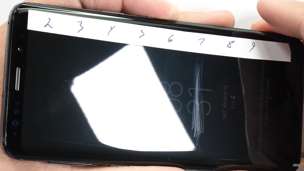 Thử độ bền Galaxy S9: khung viền cải tiến chắc chắn hơn