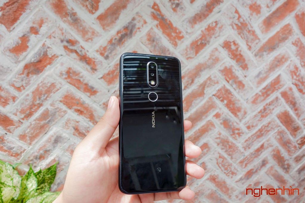 Trên tay Nokia X6 tại Việt Nam: màn hình tai thỏ, 6GB RAM, giá 6,5 triệu đồng