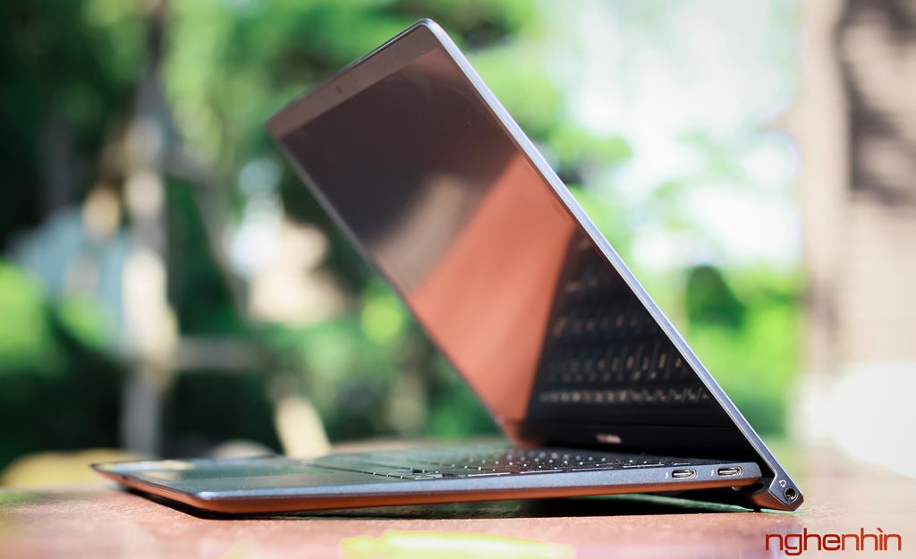 Trên tay Zenbook S UX391 tại Việt Nam: siêu mỏng, bản lề độc đáo, giá 40 triệu