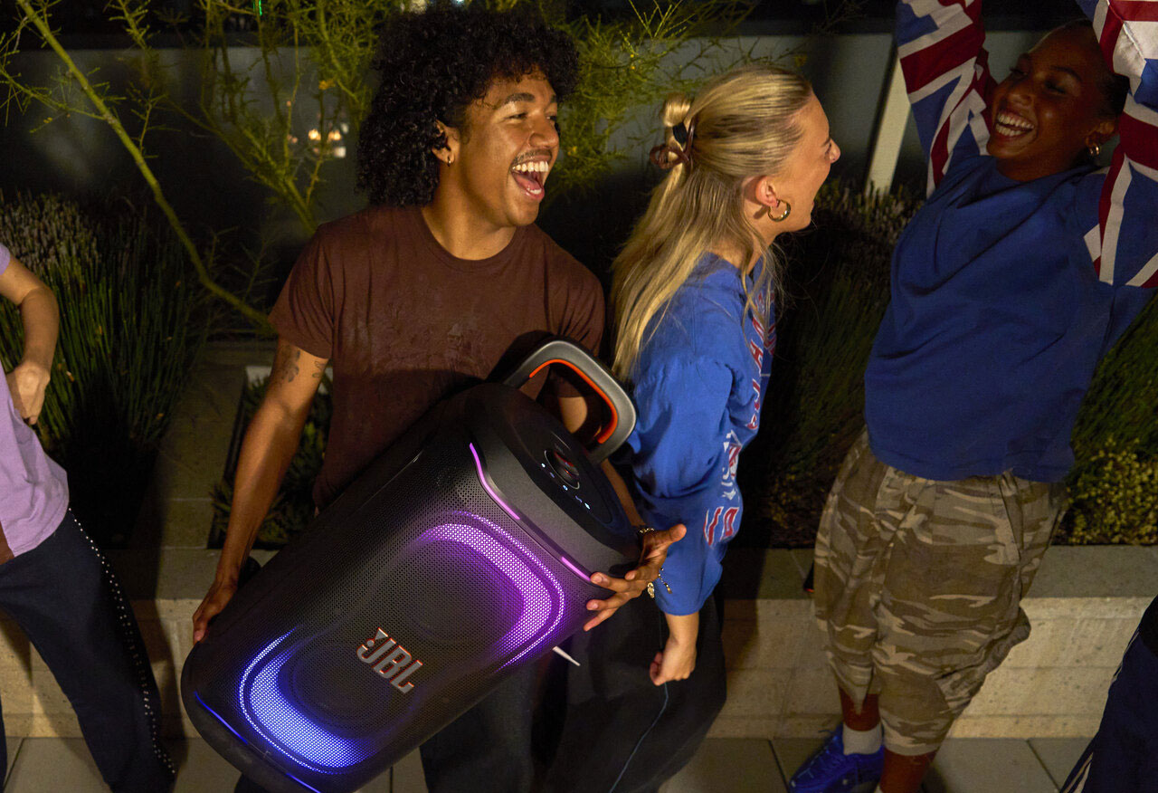  JBL Ra Mắt PartyBox 330 & PartyBox 130: Bộ Đ&ocirc;i Loa Party Đ&aacute;ng Ch&uacute; &Yacute; Năm 2026
