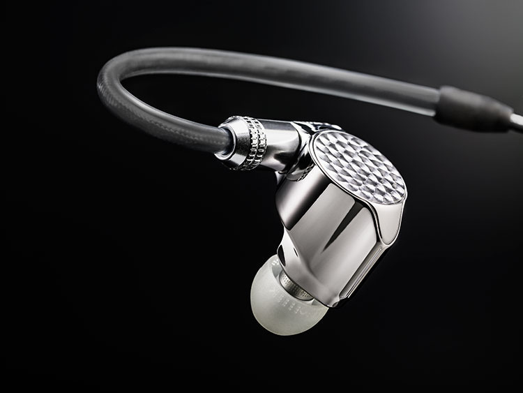 Sony tung ra mẫu tai nghe in-ear đầu bảng IER-Z1R, trang bị 3 driver, giá 54 triệu đồng