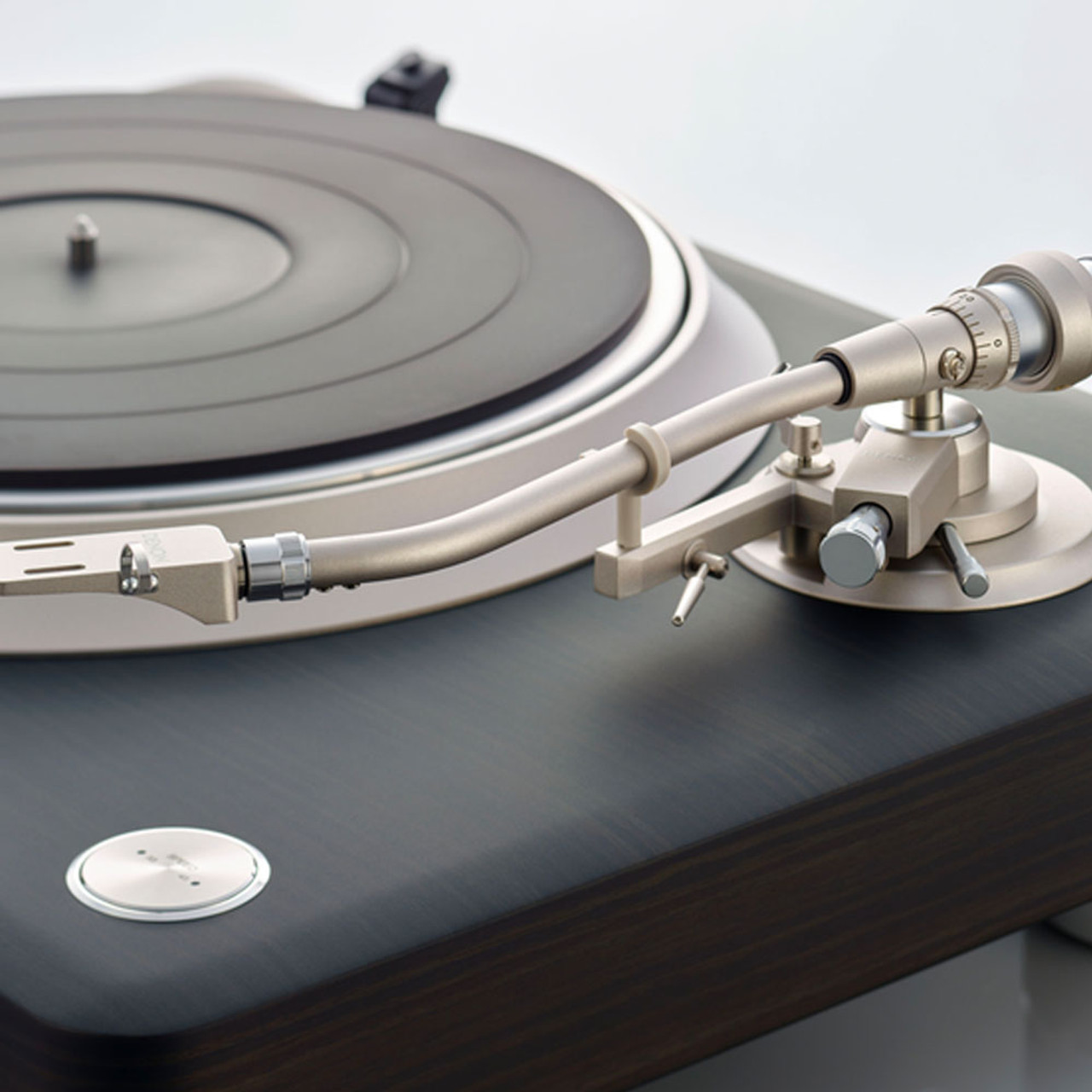 Denon trình làng mâm đĩa than direct-drive đầu bảng DP-3000NE