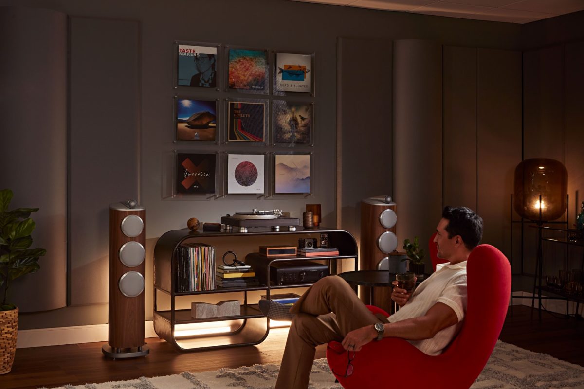 Denon trình làng mâm đĩa than direct-drive đầu bảng DP-3000NE