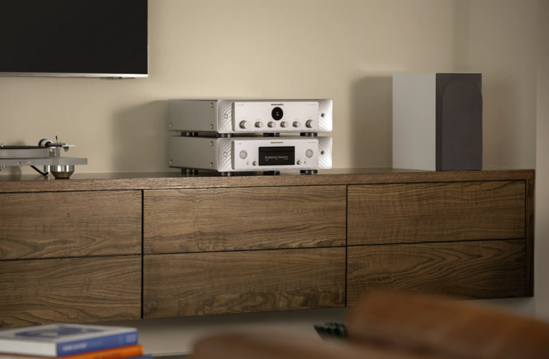 Marantz trình làng đầu CD và amply tích hợp mới, thân thiện với TV và mâm đĩa than