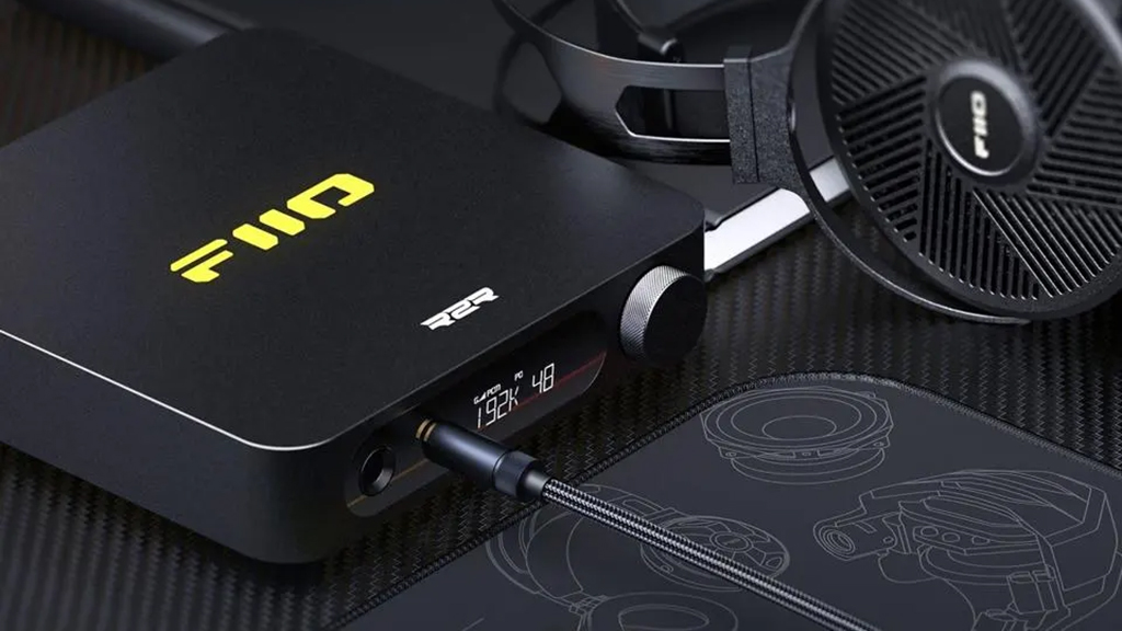 FiiO công bố bộ khuếch đại tai nghe để bàn đầu tiên K11 R2R với DAC 24 bit bốn kênh