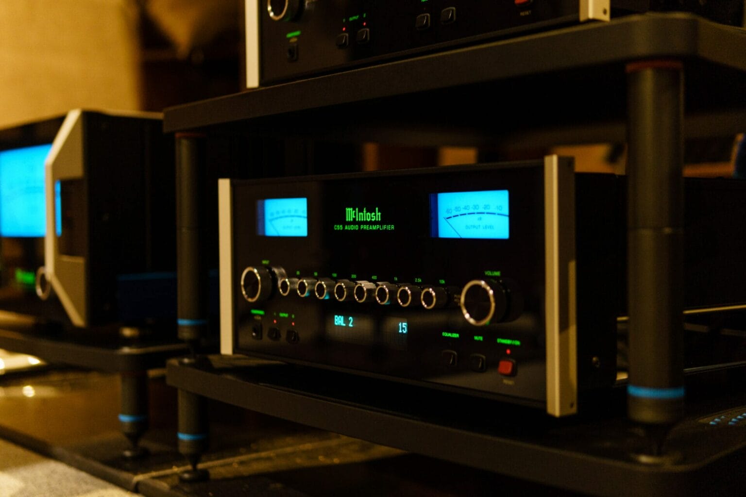 Giải đáp một số thắc mắc về McIntosh C55 và McIntosh C2800