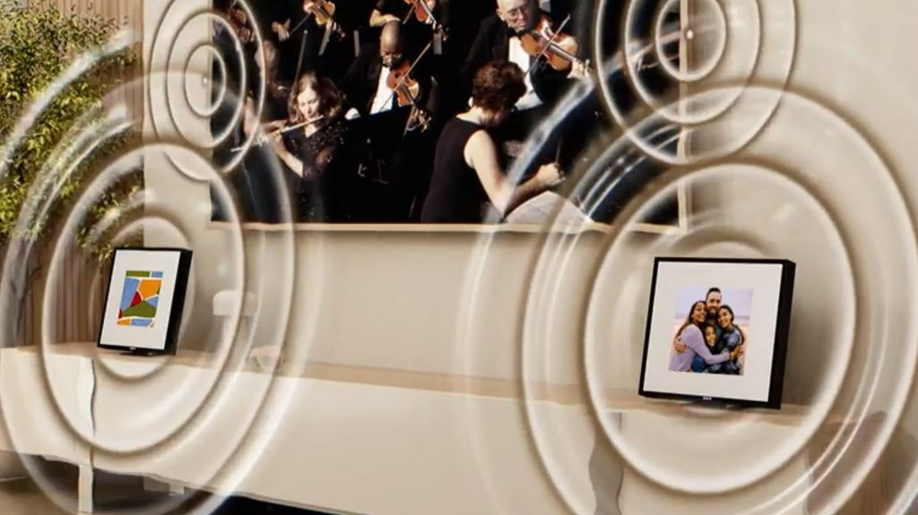 Ra mắt từ đầu năm, tới giờ Samsung mới mở bán loa không dây khung tranh HW-LS60D Music Frame