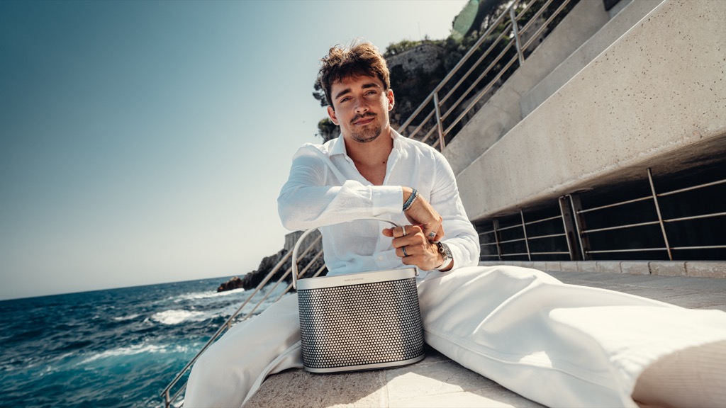 Tay đua F1 Charles Leclerc trở thành đại sứ thương hiệu toàn cầu cho Bang & Olufsen