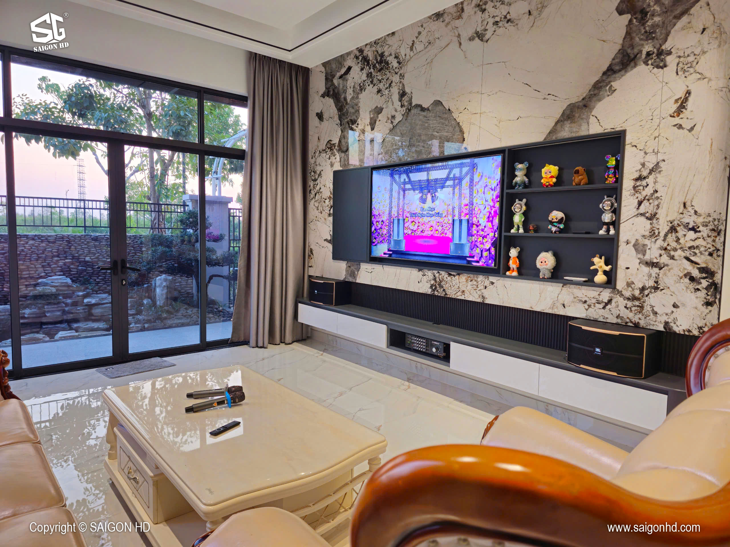 10 sai lầm khi tự c&acirc;n chỉnh &acirc;m thanh karaoke tại nh&agrave; khiến h&aacute;t kh&ocirc;ng hay, dễ h&uacute;