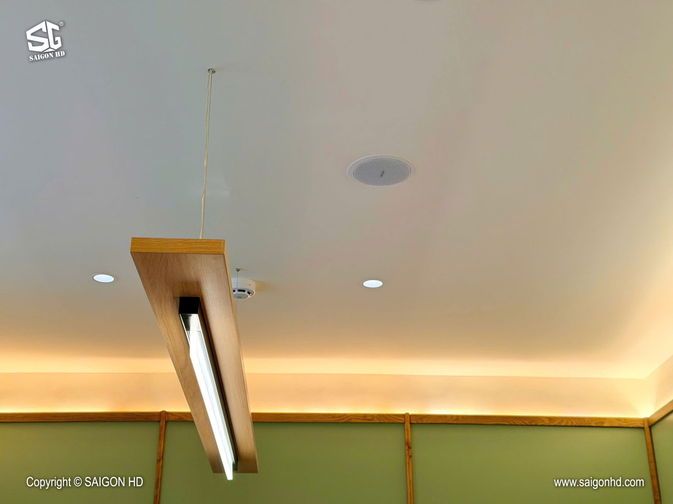 &Acirc;m thanh qu&aacute;n cafe n&ecirc;n ưu ti&ecirc;n chất lượng hay độ phủ