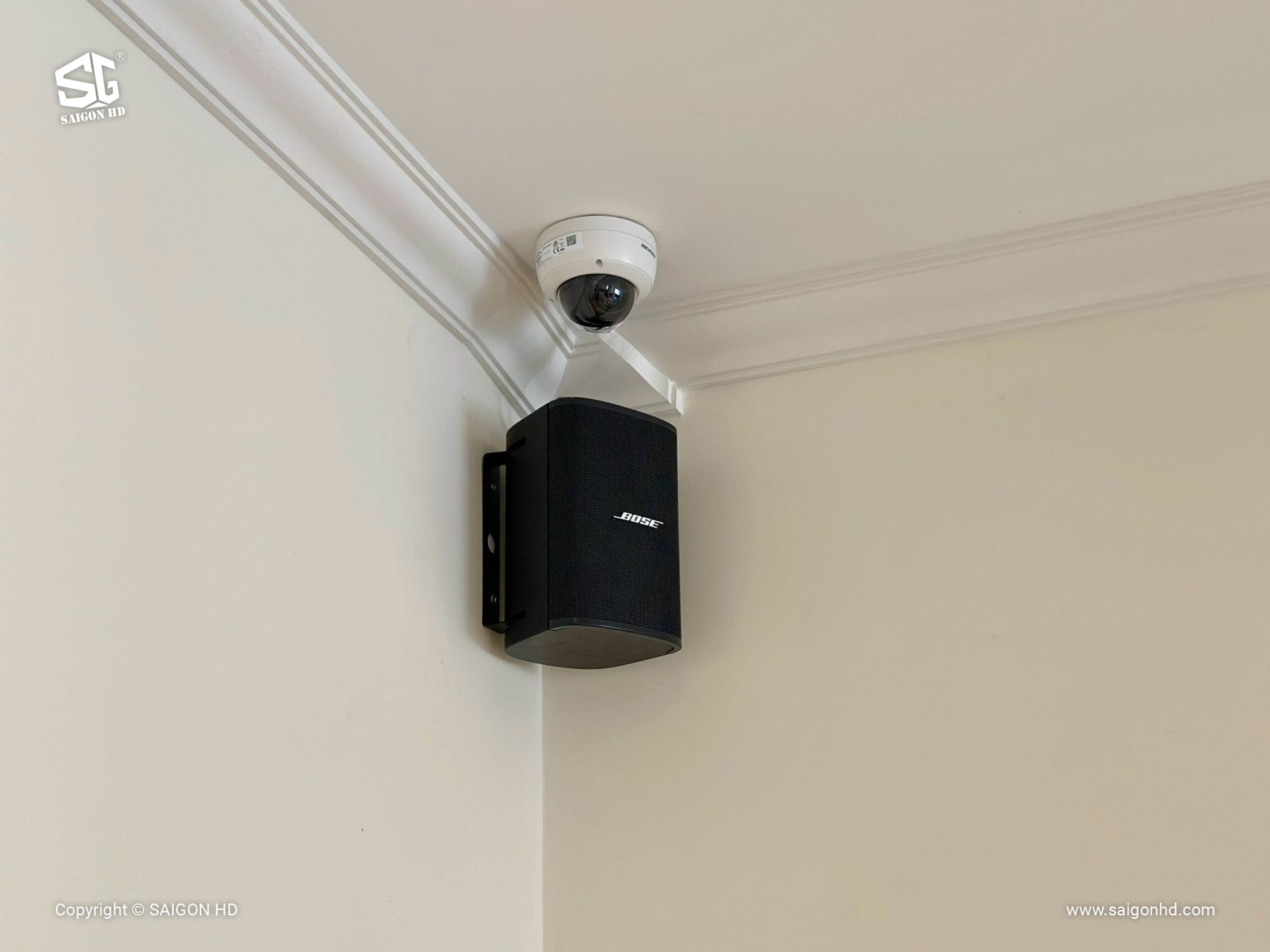 Bố tr&iacute; loa trong qu&aacute;n cafe để &acirc;m thanh đều &ndash; kh&ocirc;ng qu&aacute; ồn