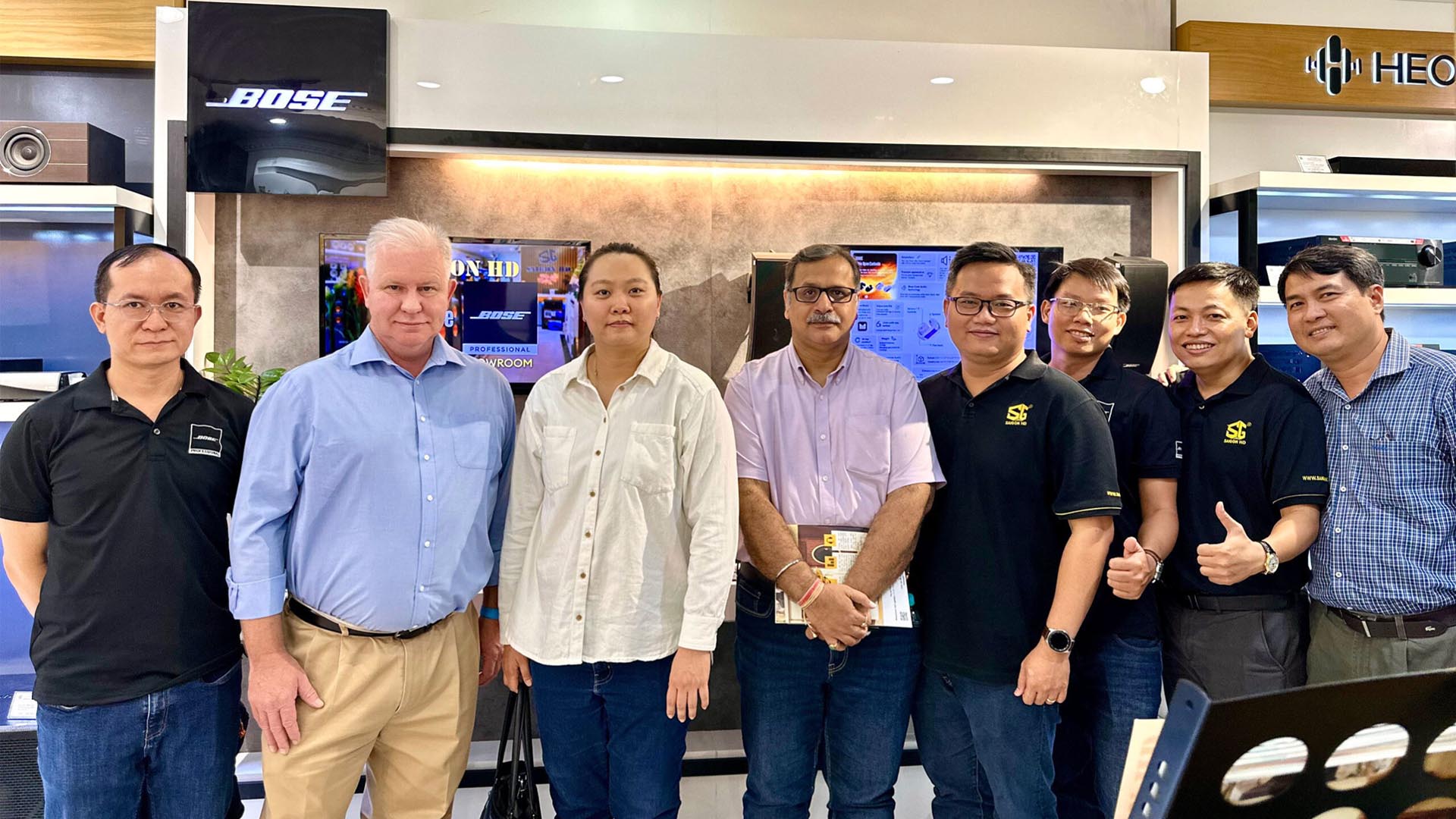 Đại diện Bose Professional đến thăm showroom SAIGON HD - Him Lam