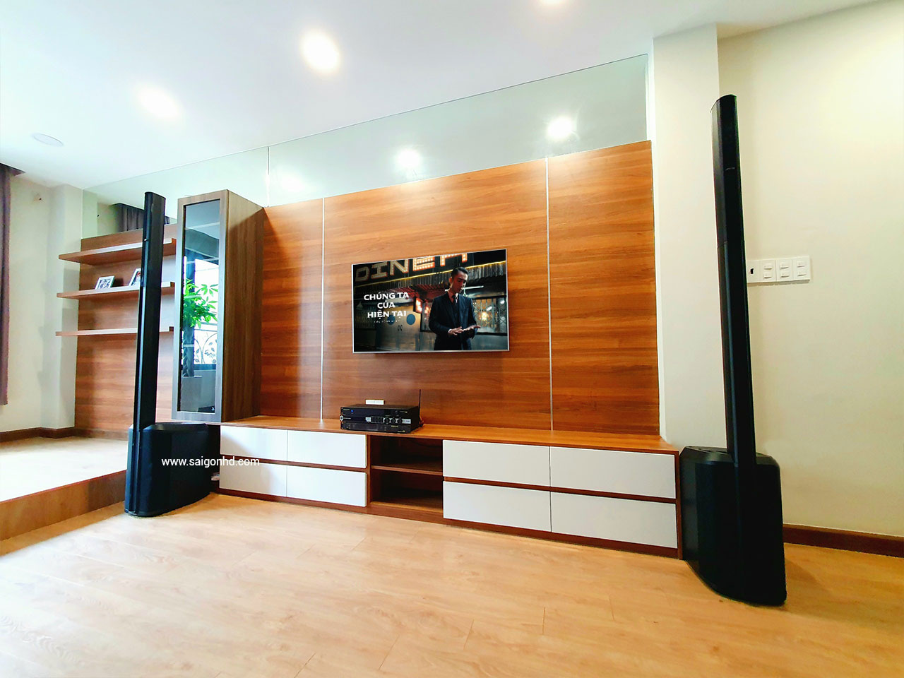 Loa Cột (Column Array) C&oacute; Thật Sự Thay Thế Loa Full Truyền Thống?