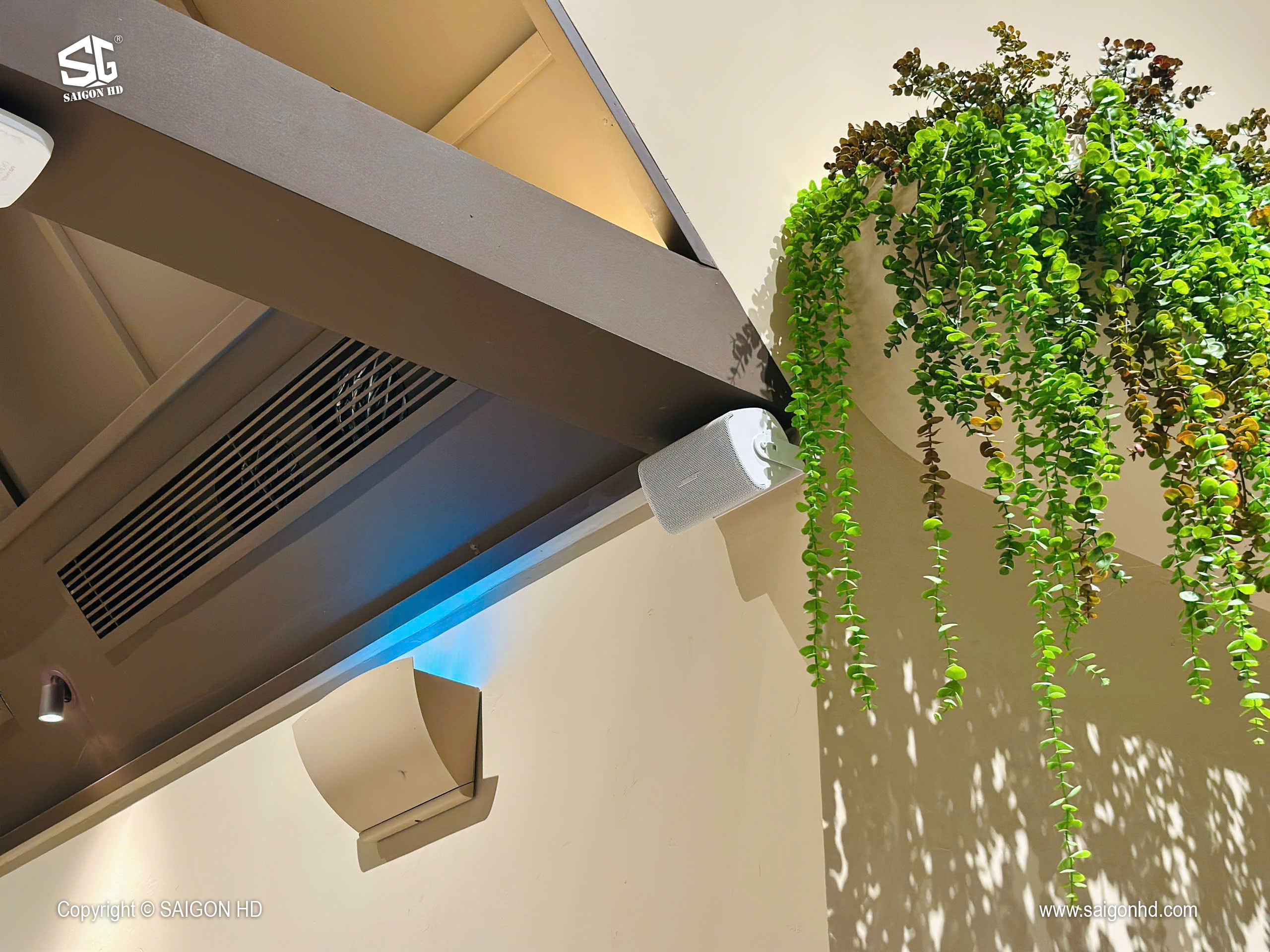 Những sai lầm phổ biến khi đầu tư &acirc;m thanh cho qu&aacute;n cafe lần đầu