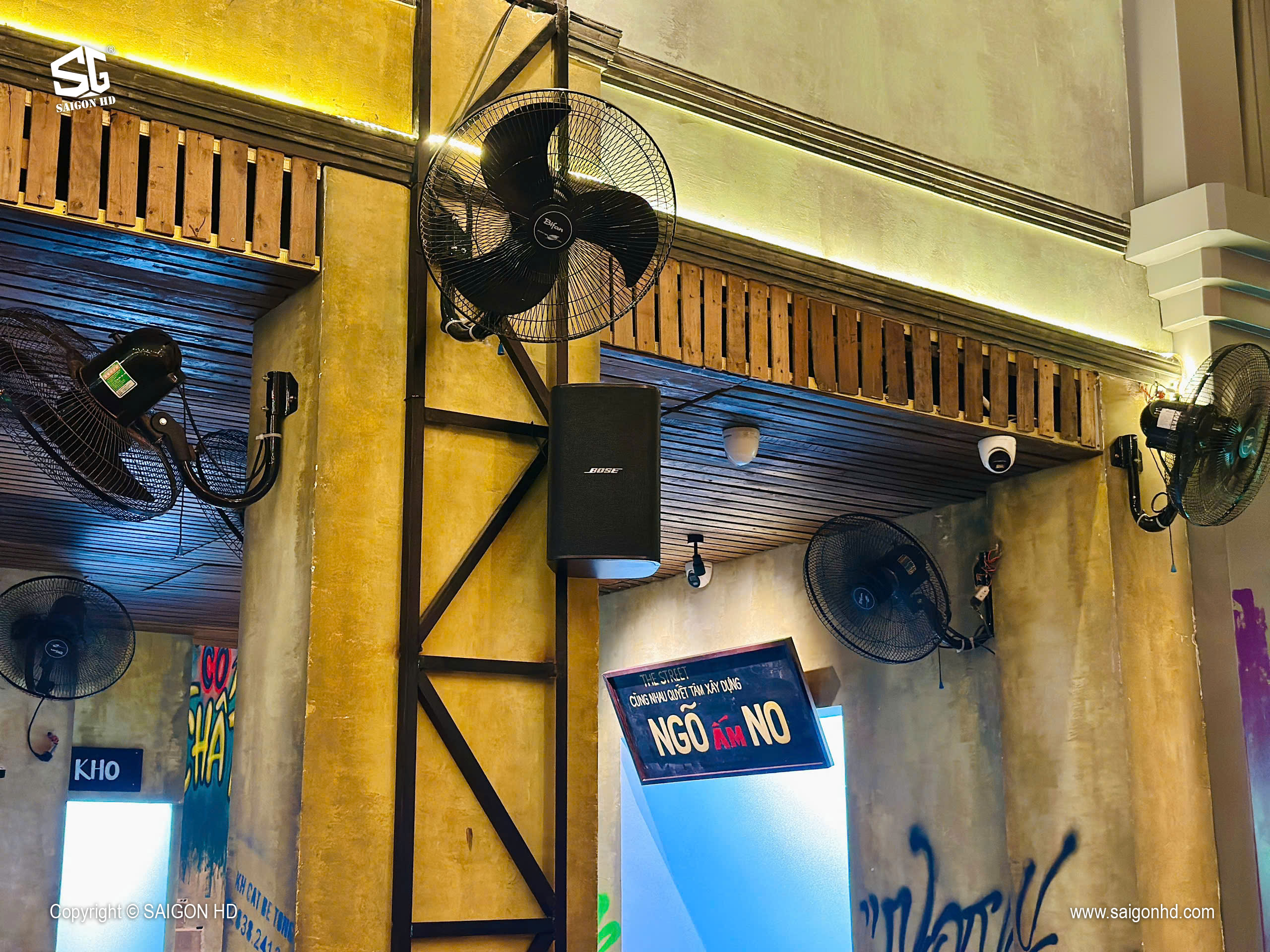 Sai lầm khi lắp &acirc;m thanh qu&aacute;n cafe khiến mất kh&aacute;ch