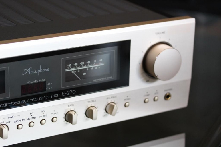 Accuphase E-270