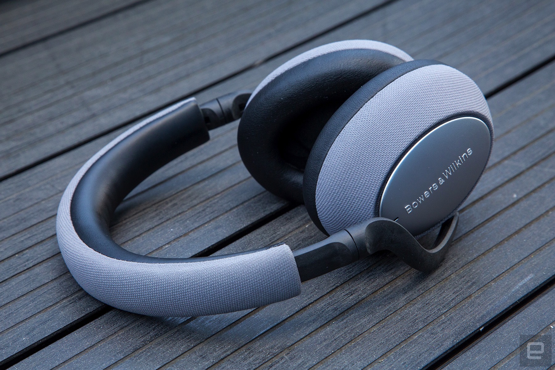 Bowers & Wilkins PX7