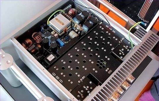 Chord SPM 1200 MKII: Ampli công suất hi-end của xứ sở sương mù