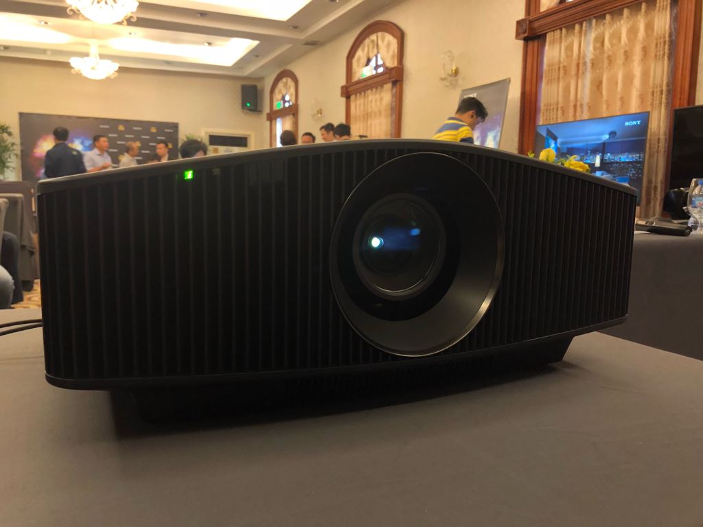 Sony giới thiệu dòng máy chiếu 4K HDR tại Việt Nam giá từ 175 triệu đồng