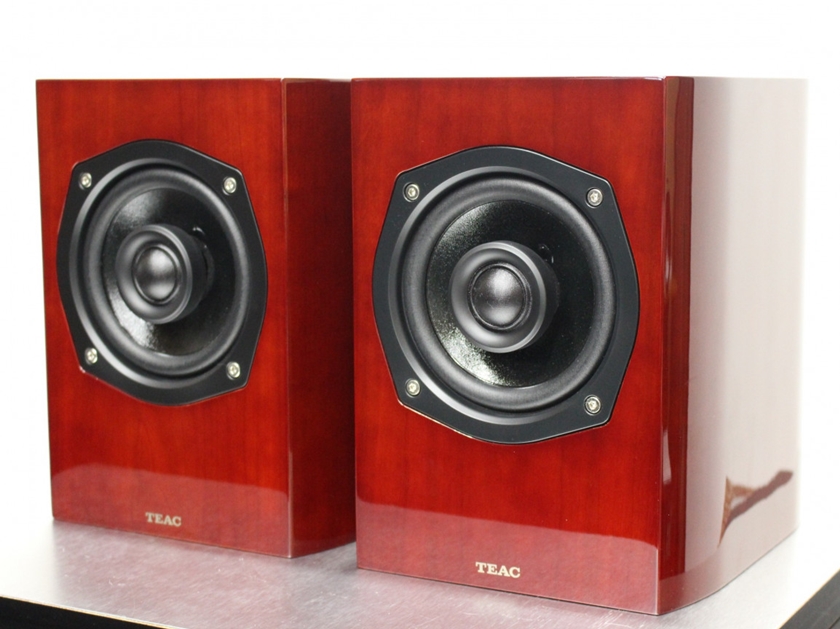 TEAC S-300NEO