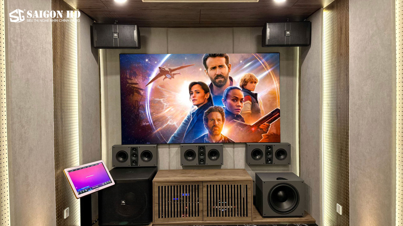 Hệ thống &acirc;m thanh karaoke chuy&ecirc;n nghiệp JBL KP4012G2 trong ph&ograve;ng giải tr&iacute; cao cấp