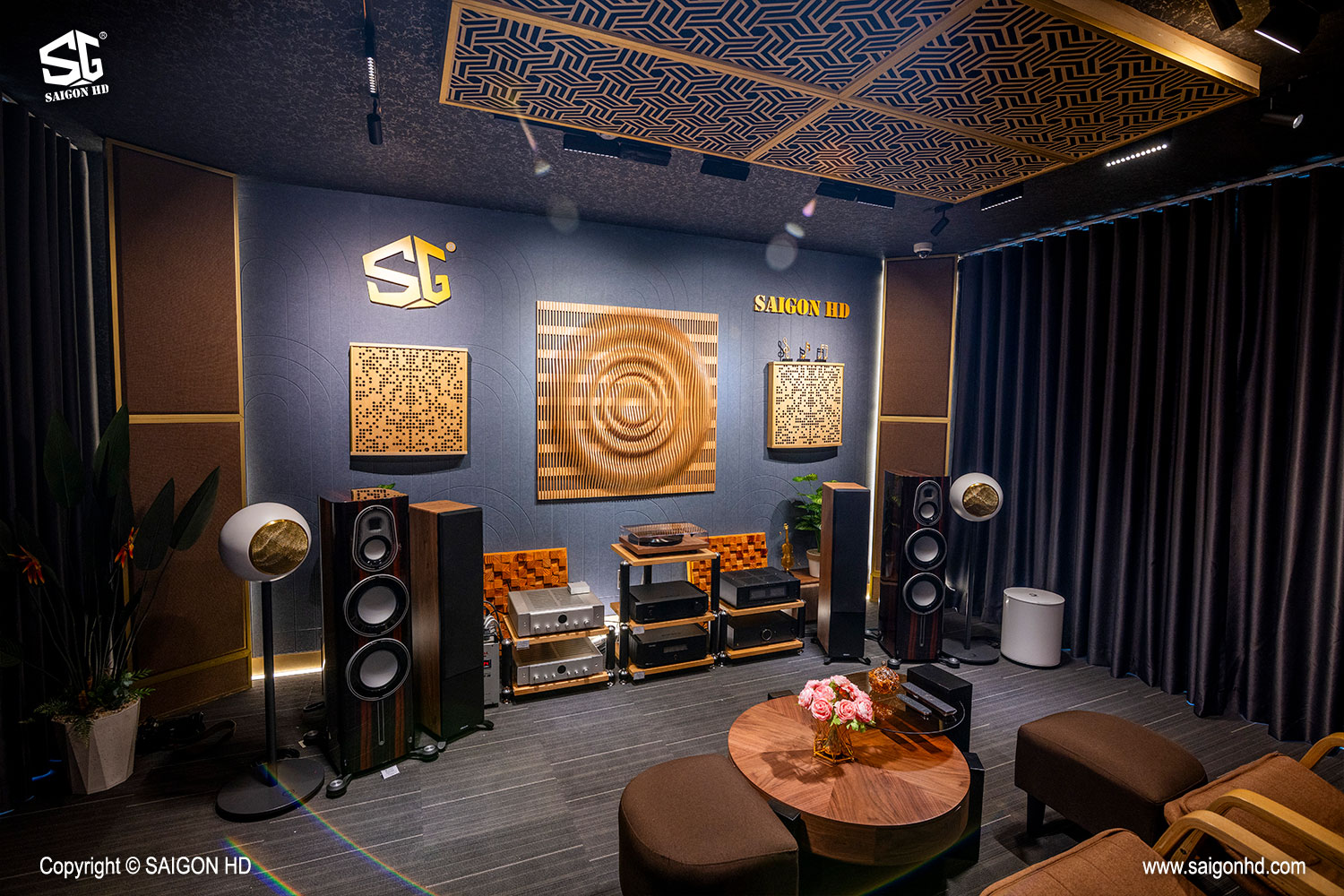 Đột nhập showroom Vạn Kiếp mới sắp ra mắt của SAIGON HD