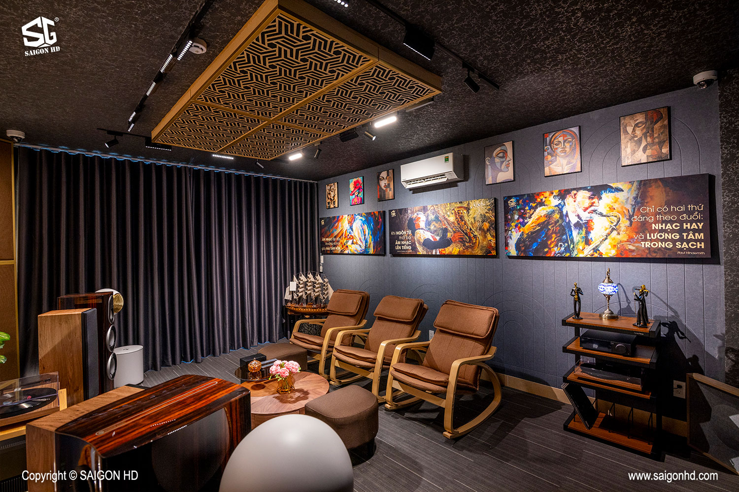 Đột nhập showroom Vạn Kiếp mới sắp ra mắt của SAIGON HD