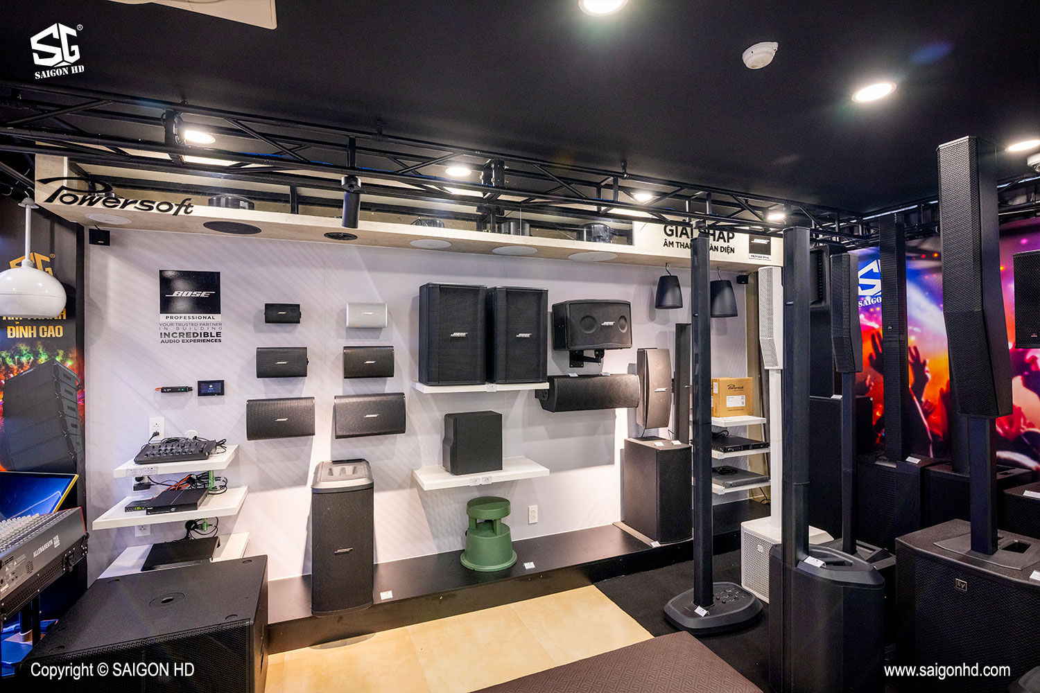 Đột nhập showroom Vạn Kiếp mới sắp ra mắt của SAIGON HD