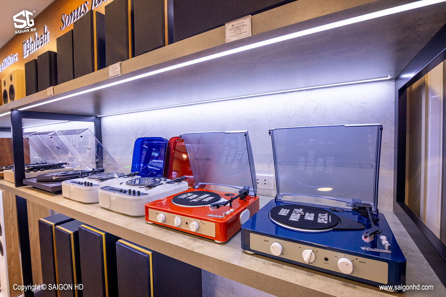 Đột nhập showroom Vạn Kiếp mới sắp ra mắt của SAIGON HD