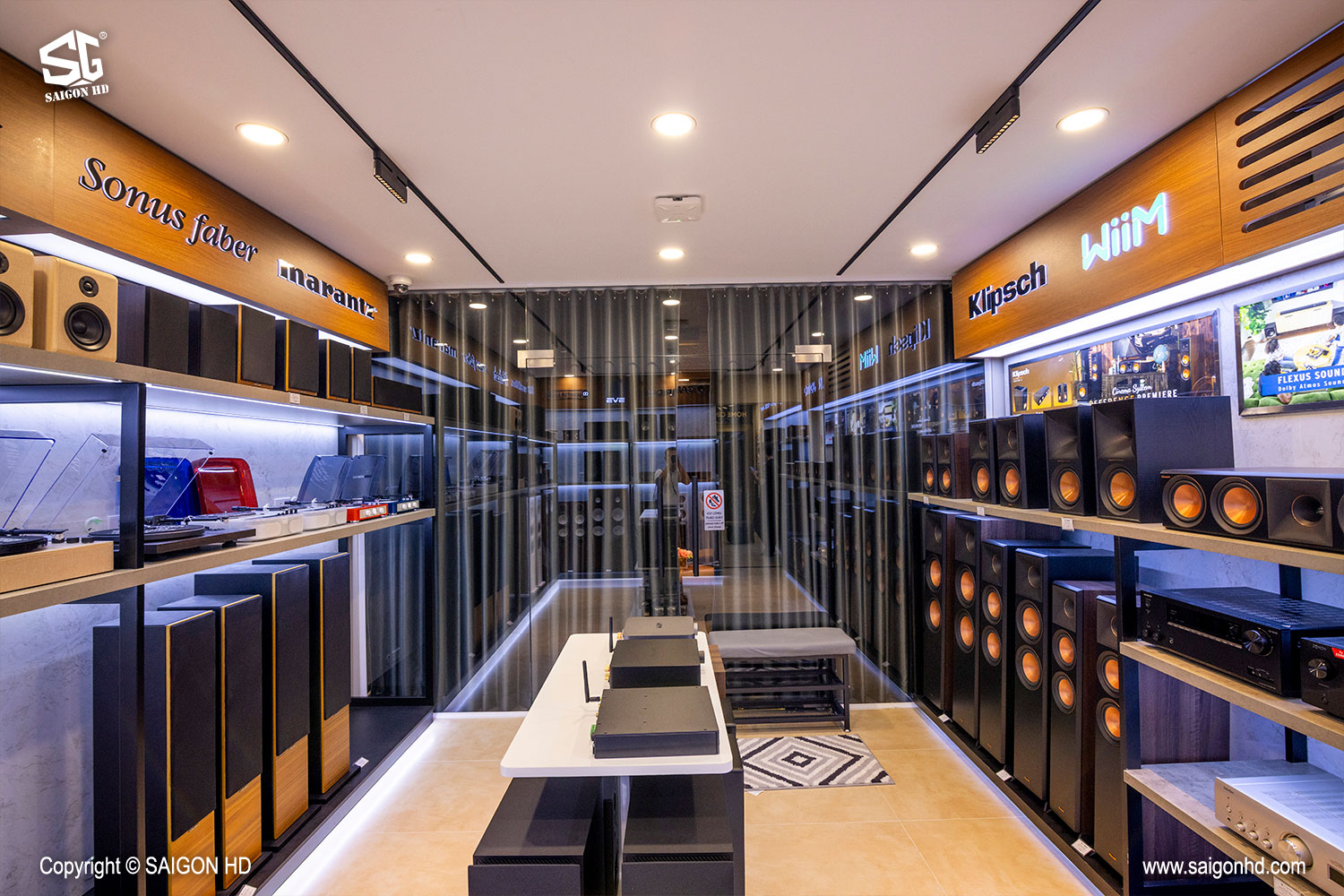 Đột nhập showroom Vạn Kiếp mới sắp ra mắt của SAIGON HD