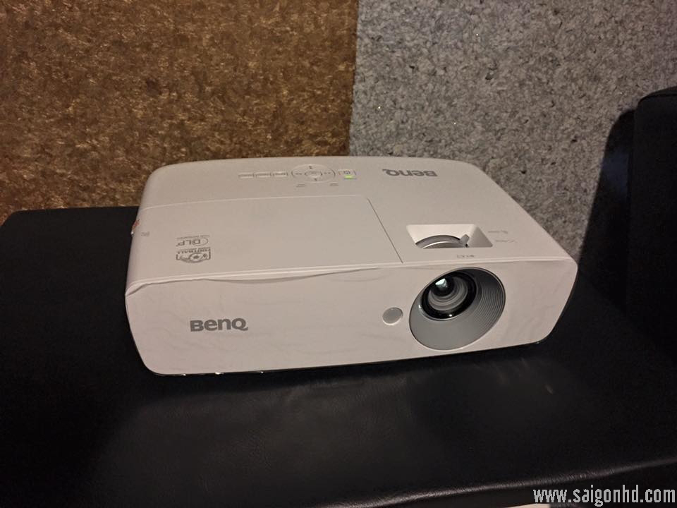 BENQ TH683