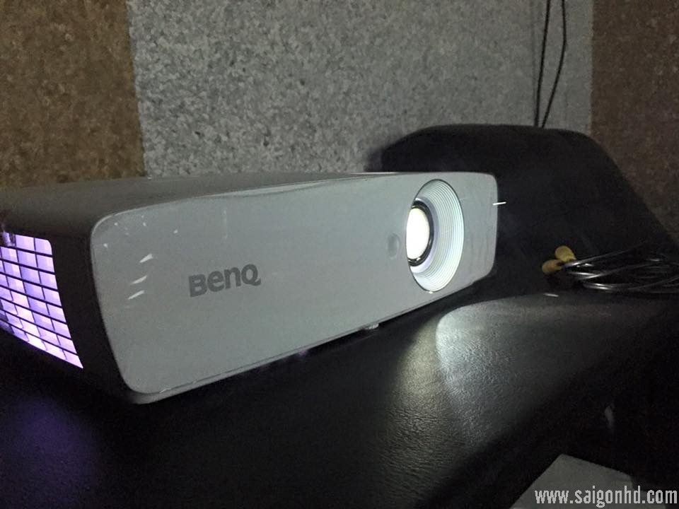 BENQ TH683